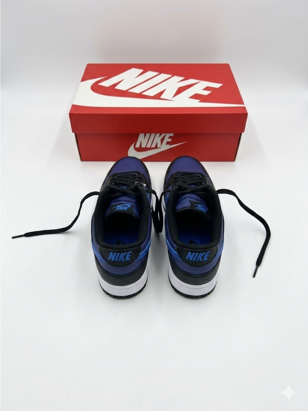 Nike MD Valiant Low Blue Void New In Box Size 4.5Y in Boys or 6 Women's - Picture 5 of 5